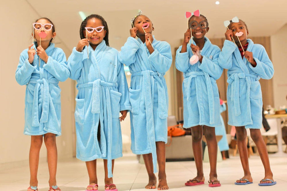 pamper parties kids spa blue gowns