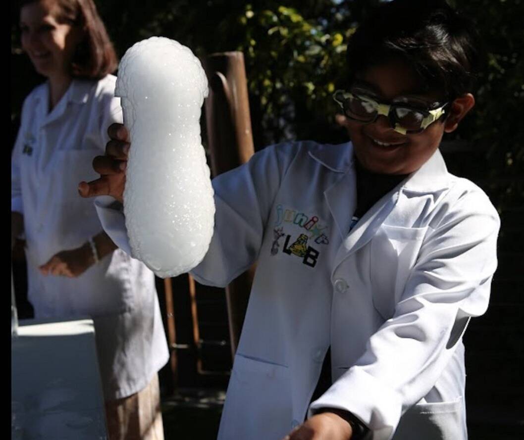 Win an Interactive Science Party worth R1750